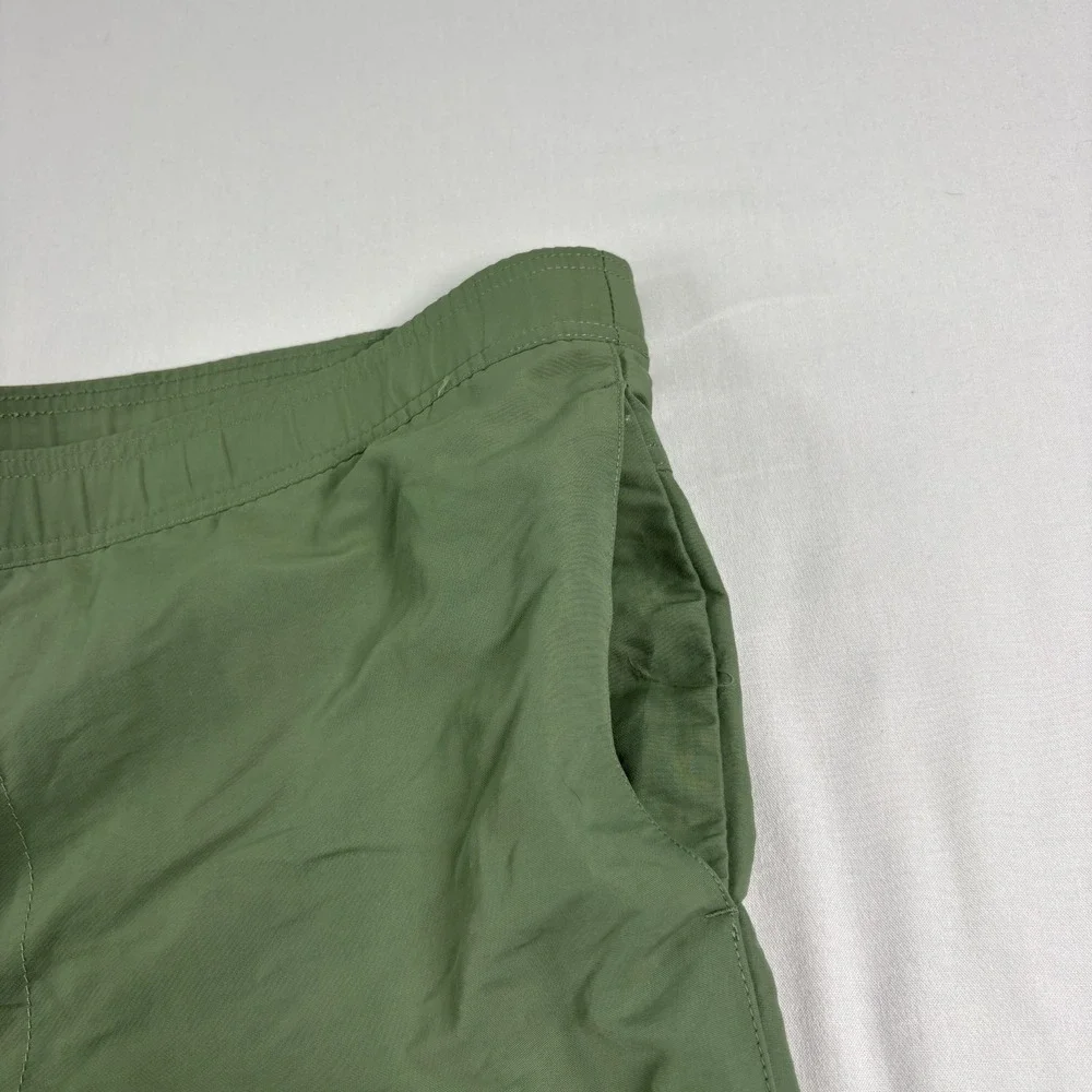Eddie Bauer Shorts Men 2XL (Size 50) Green Amphib Hybrid Outdoor Relaxed Fit NEW
